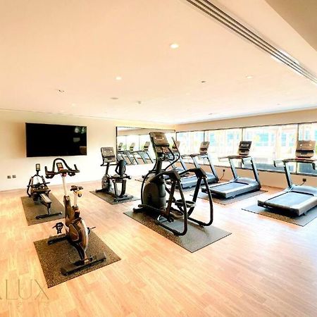 Lovely Big Studio W/ Burj Khalifa View In Downtown Dubai Exterior photo