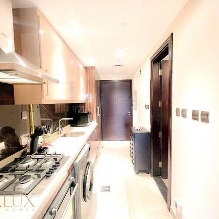 Lovely Big Studio W/ Burj Khalifa View In Downtown Dubai Exterior photo