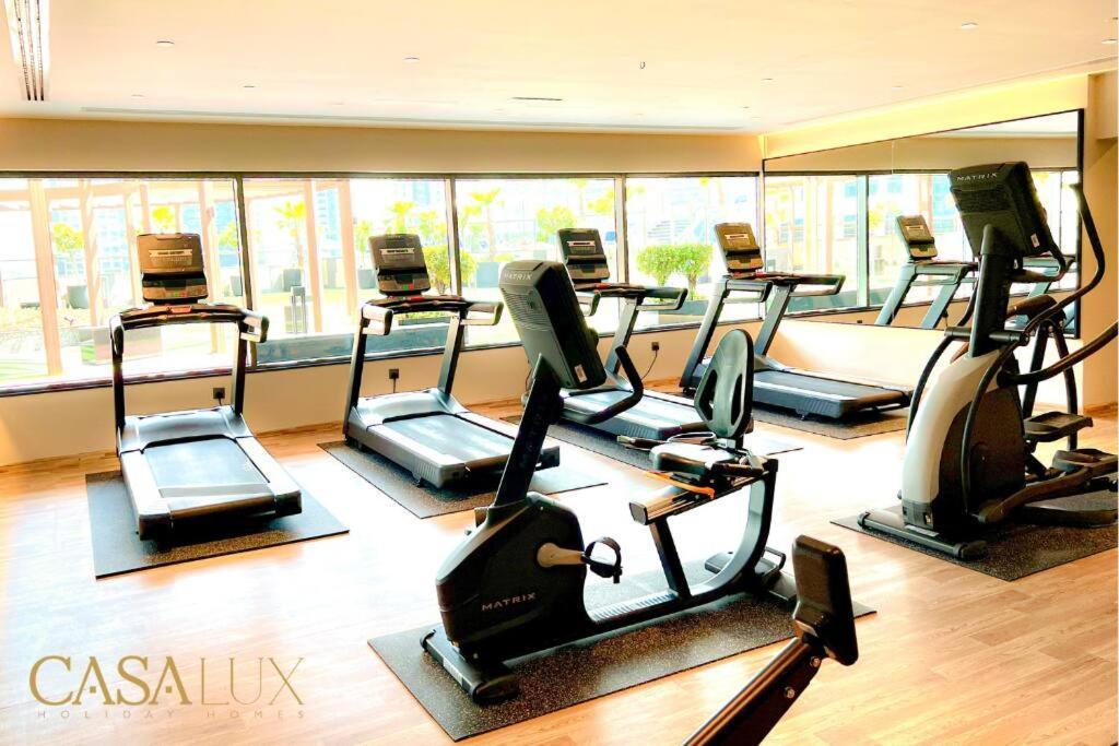 Lovely Big Studio W/ Burj Khalifa View In Downtown Dubai Exterior photo